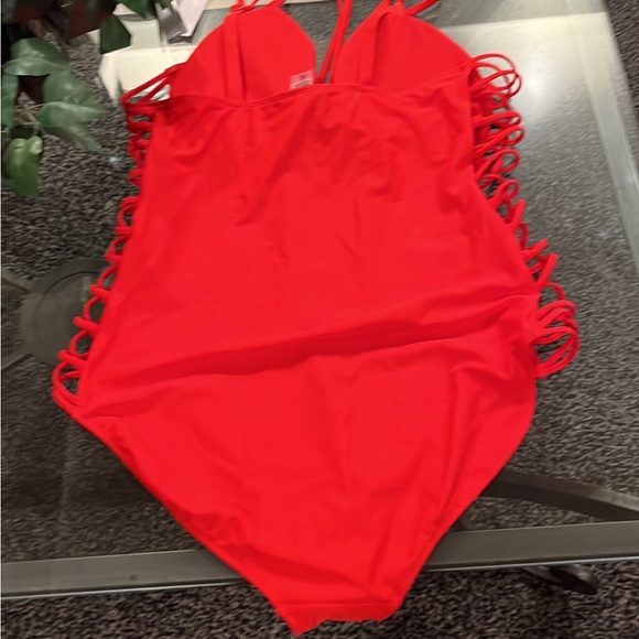 Sexy Cutout Swimsuit - Picture 4 of 6